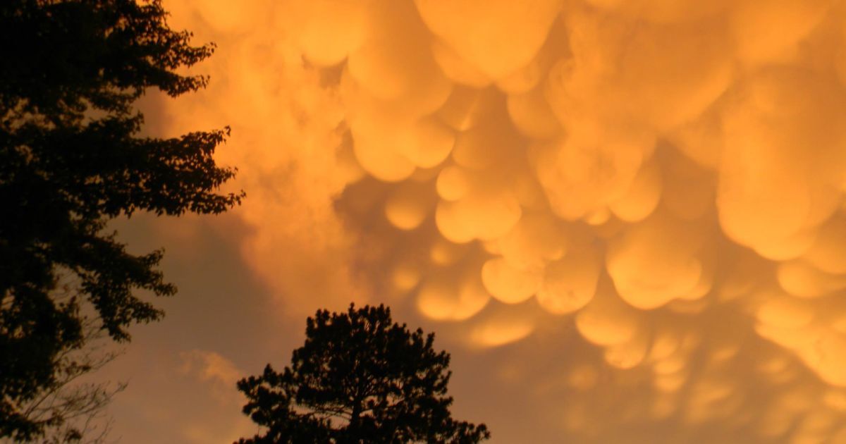 Помаранчеві хмари у Мічигані (Фото facebook.com/JasonAsselin2012)