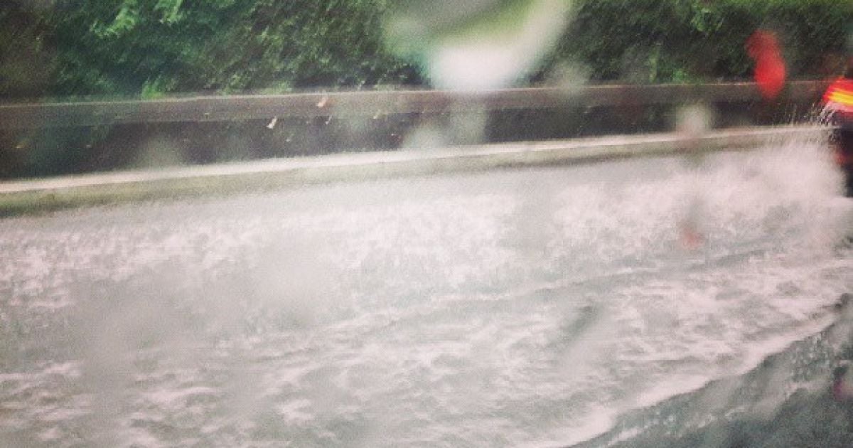 Злива з грозою затопила Москву / © You Tybe