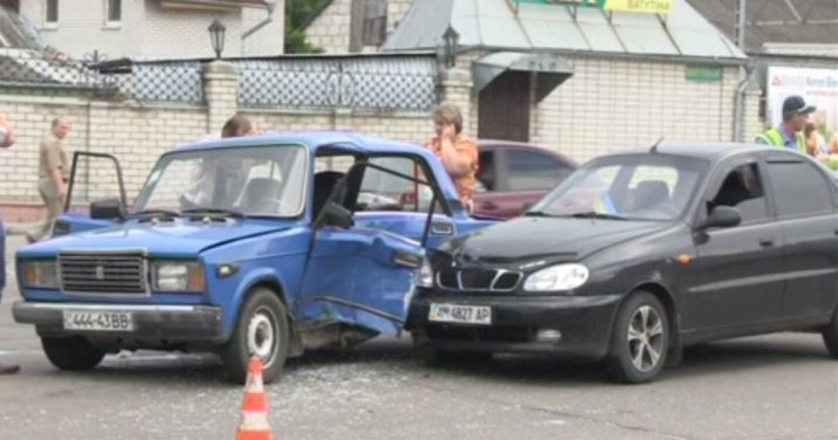 Водій "Жигулів" каже, що майор мчав на шаленій швидкості