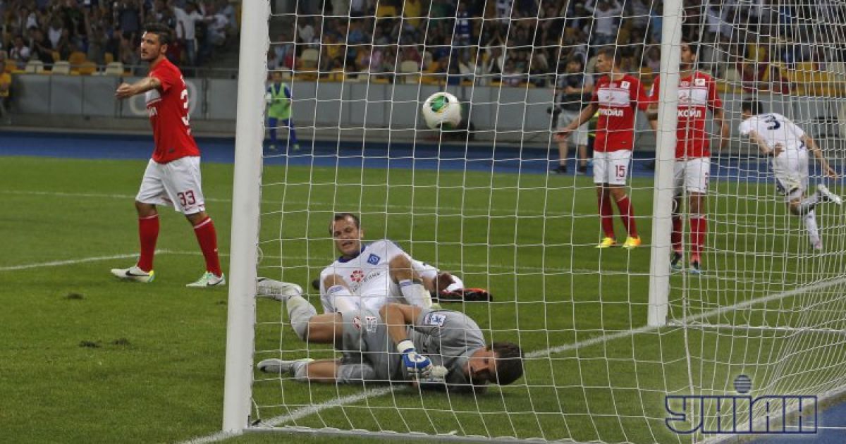 Гусєв забиває другий гол у ворота москвичів