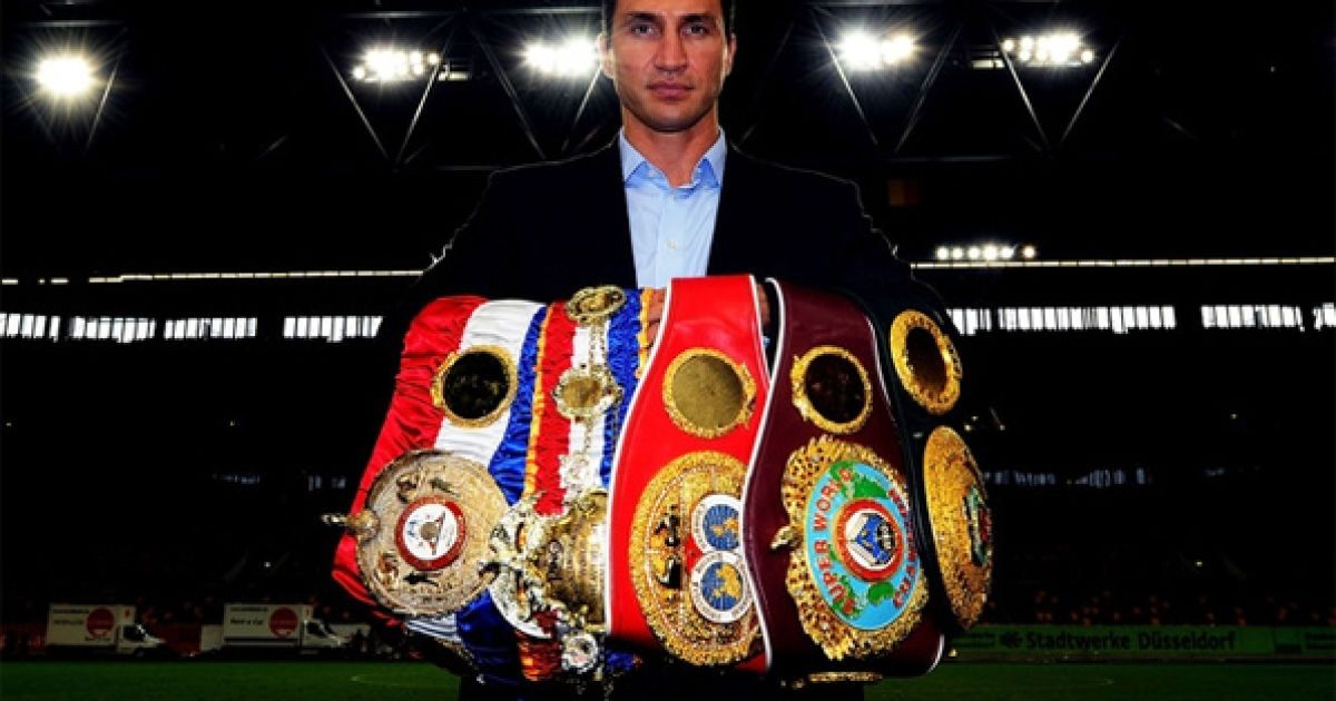 Володимир Кличко з поясами