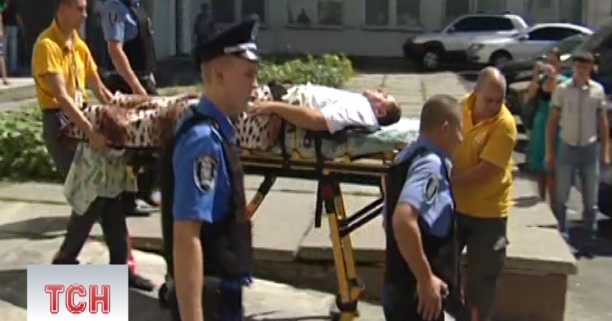 Мельника привезли на судове засідання