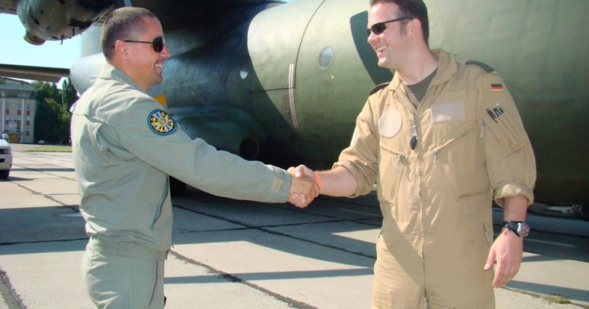 Морпіхи і десантники успішно знищили "базу терористів". / © Думская.net