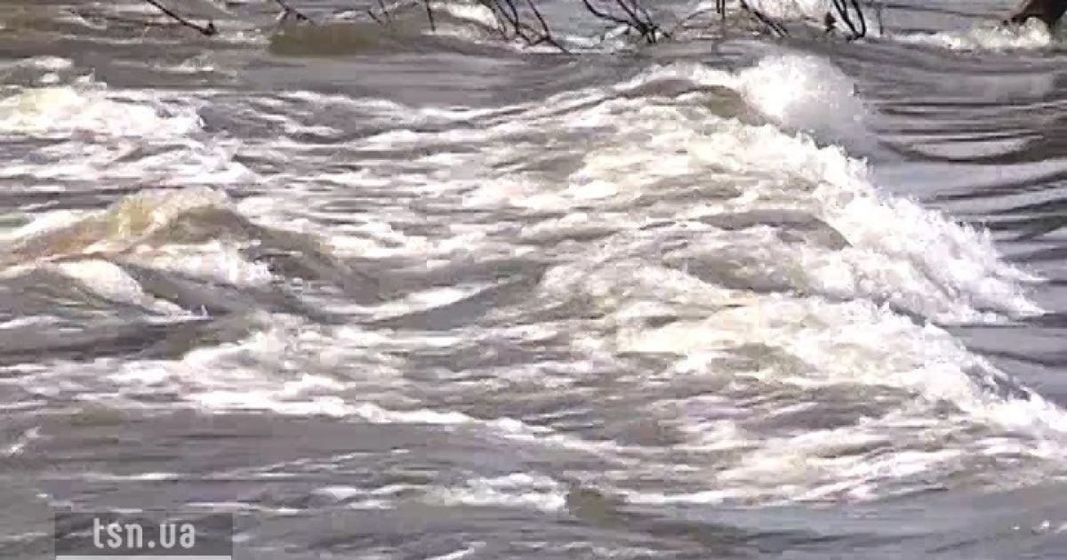 ДСНС закликає бути обережними під час купання