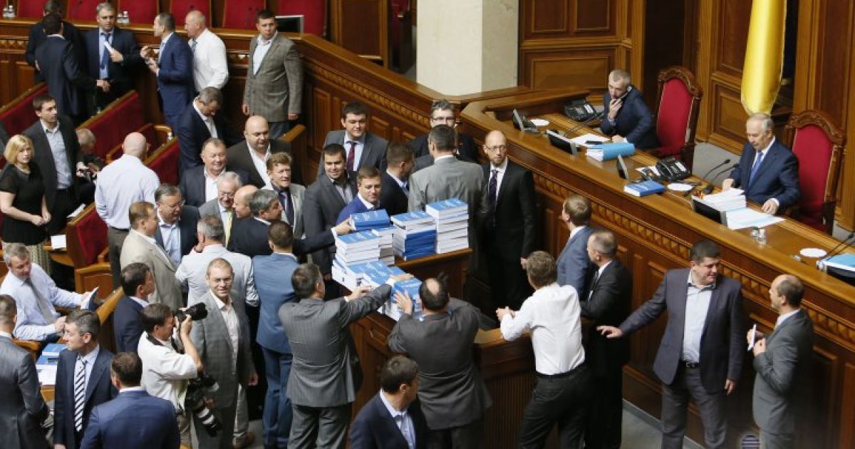 Опозиція погрожує блокувати Раду до понеділка