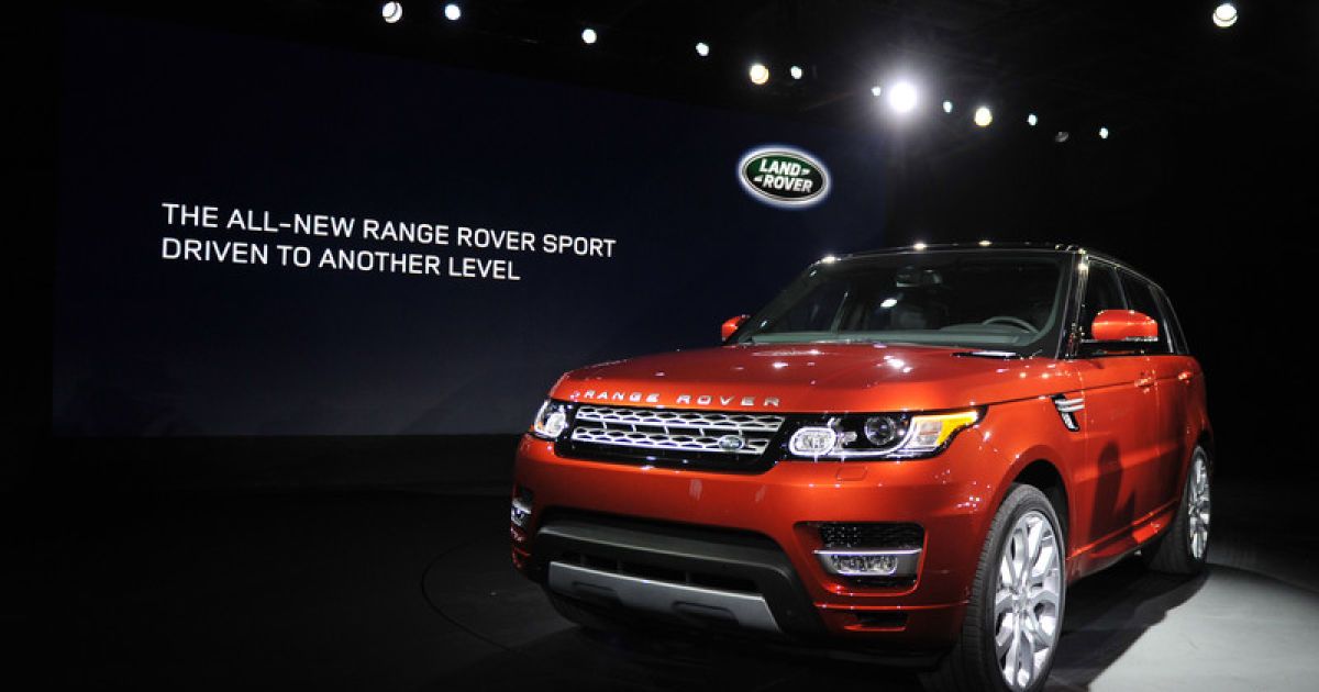 Деніел Крейґ представив новий Range Rover Sport / © Фото EPA/UPG