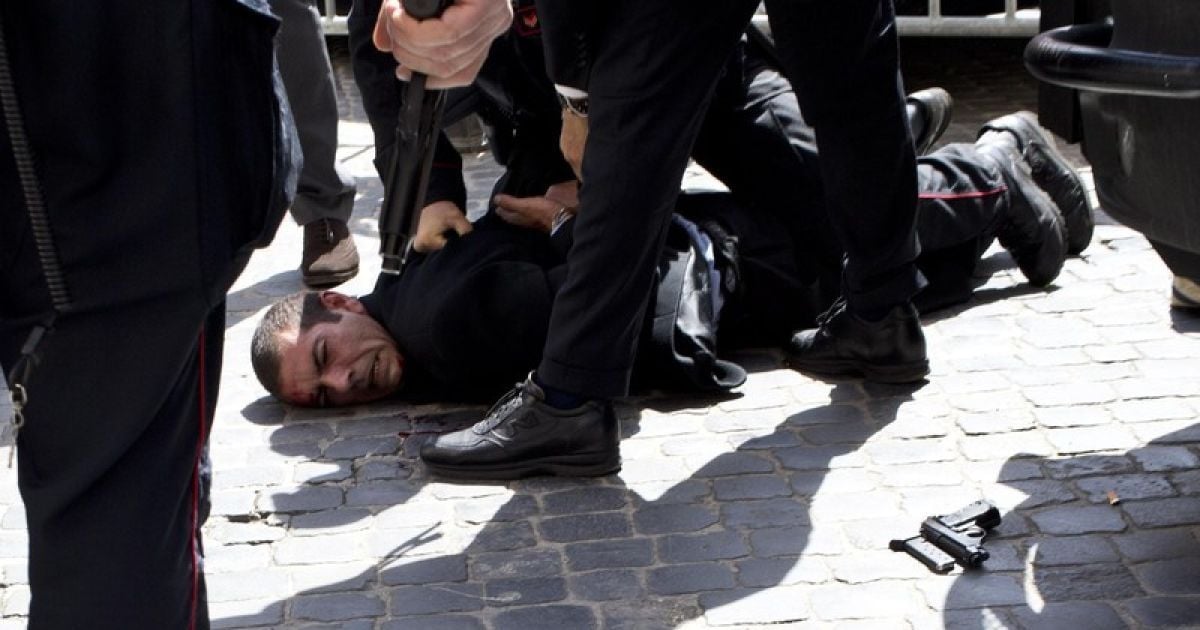 Римський стрілок збирався перестріляти політиків