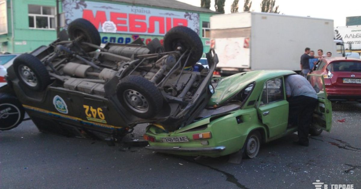 З чотирьох постраждалих в аварії одна людина у важкому стані