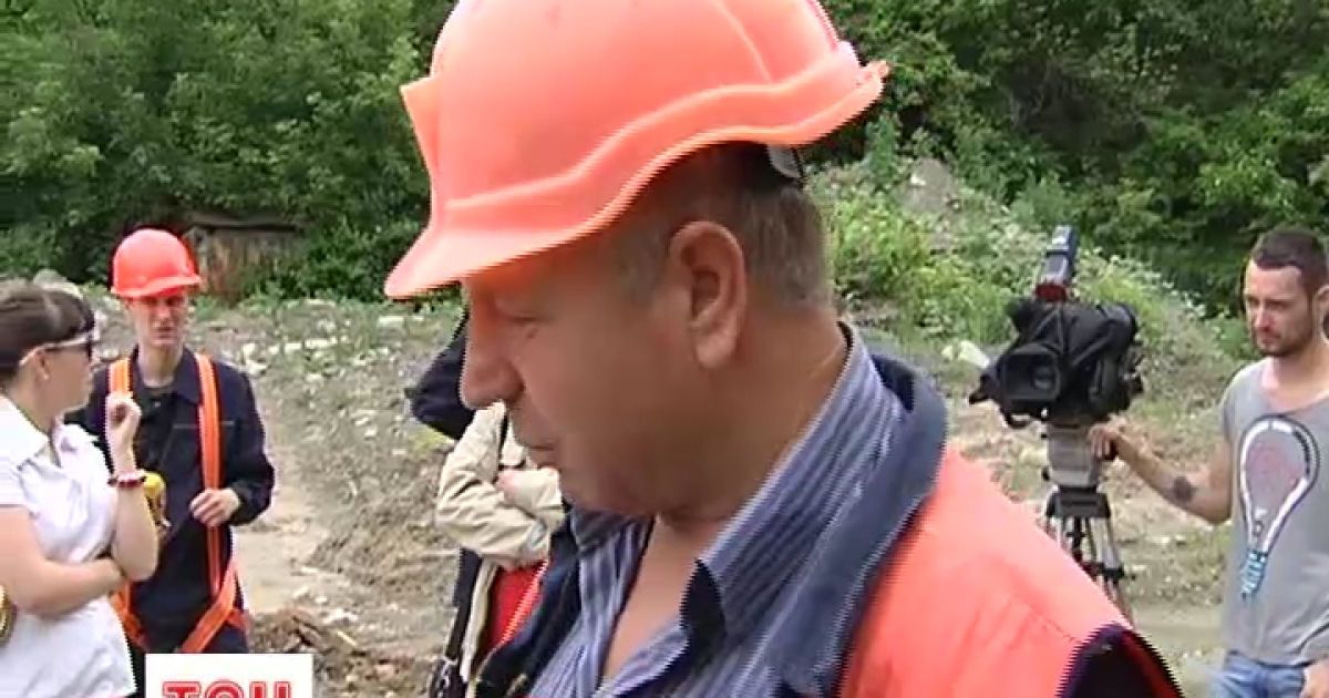 Люди щодня працюють у фекаліях