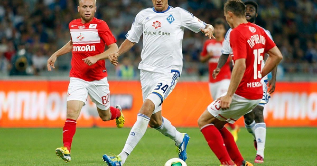 Хачеріді не дає обіграти себе Паршивлюку / © fcdynamo.kiev.ua