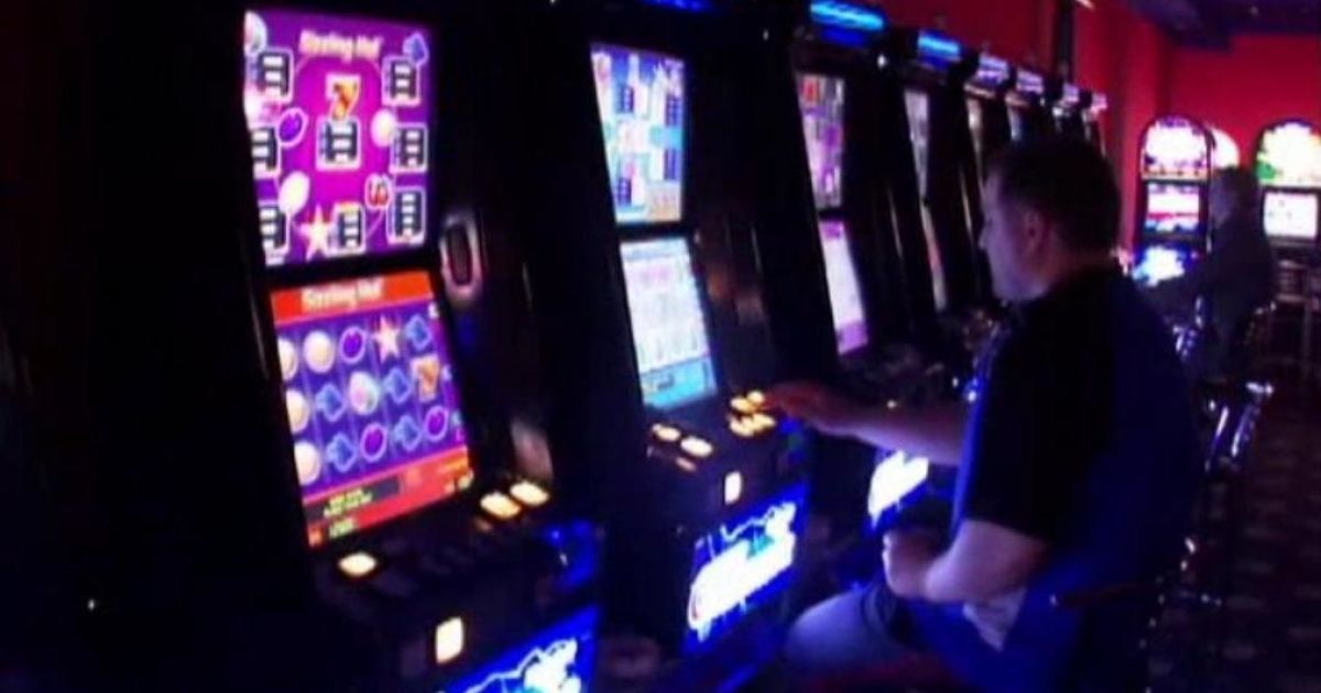 "Однорукі бандити" під новою назвою повернулись до України