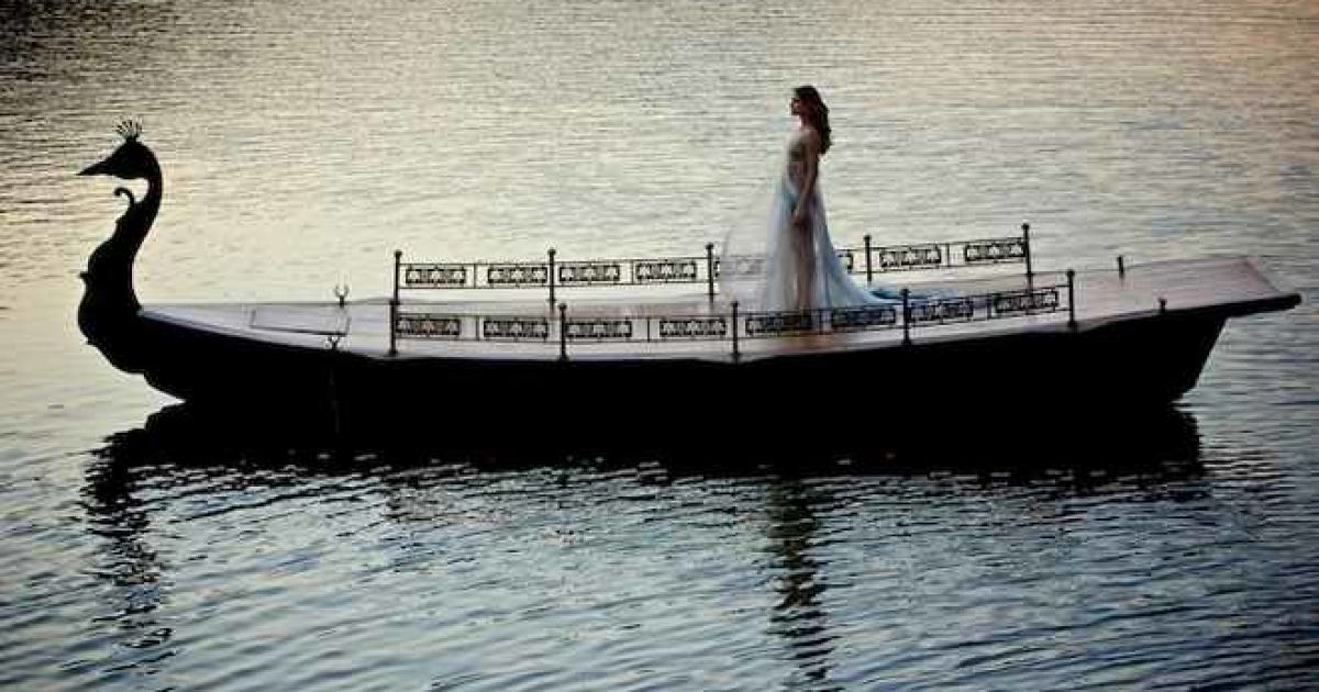 Водянова стала індійською принцесою у новому фотосеті / © guerlain.com
