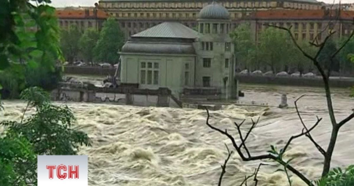 У Празі рівень води почав знижуватись