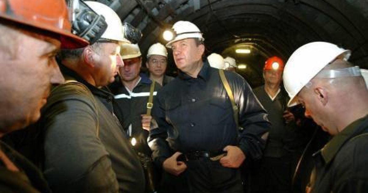 Янукович привітав гірників.