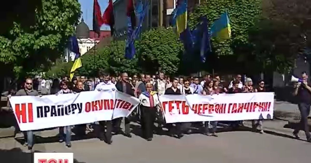 Партії використали 9 травня, щоб нагадати про себе виборцям