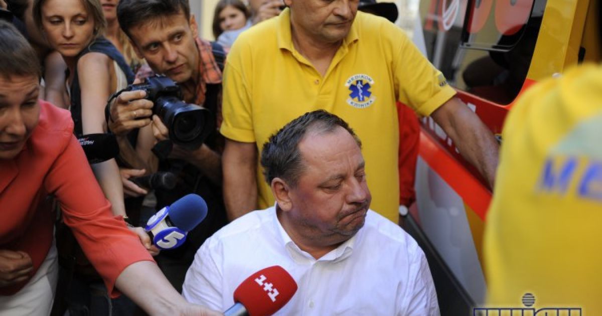 Родина Мельника нібито незаконно придбала землю для власного паркінгу