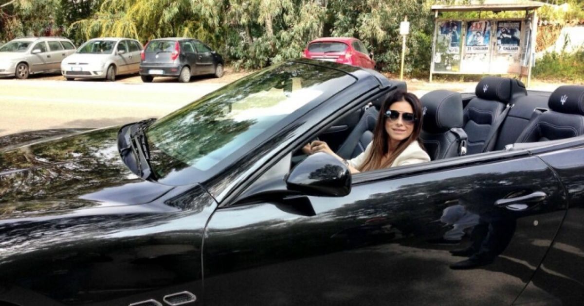 Лорак сиділа у Maserati лише на зйомках, а її чоловік їздить на розкішному авті по Києву