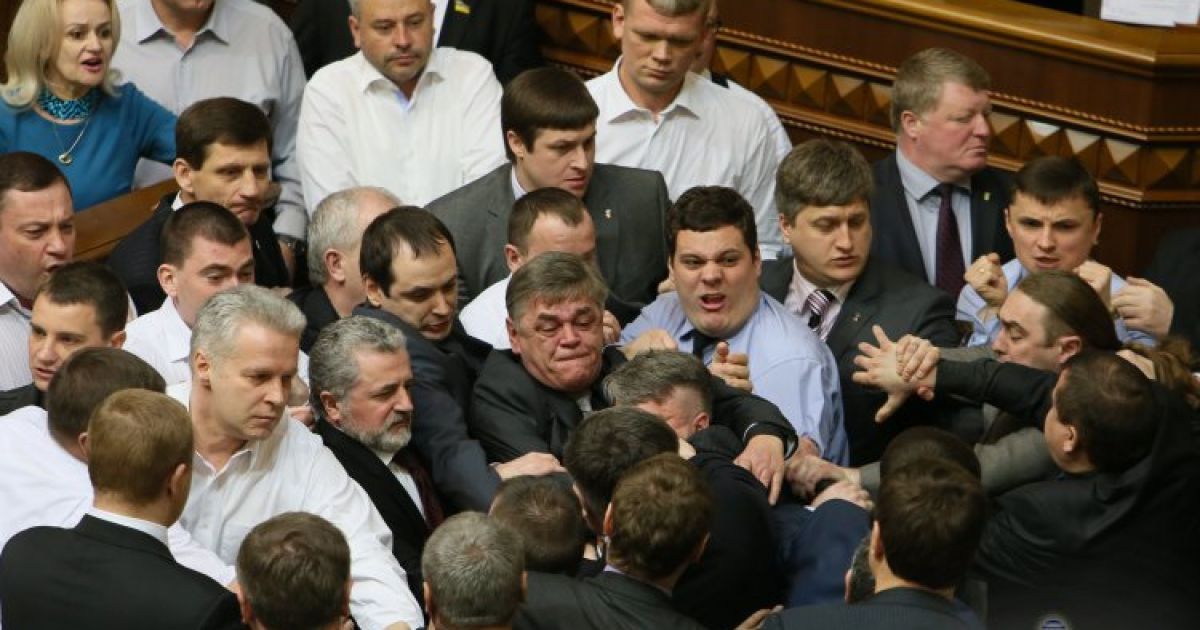 Комуніст: Зі свободівцями не конфліктуємо, нас розсадили далеко