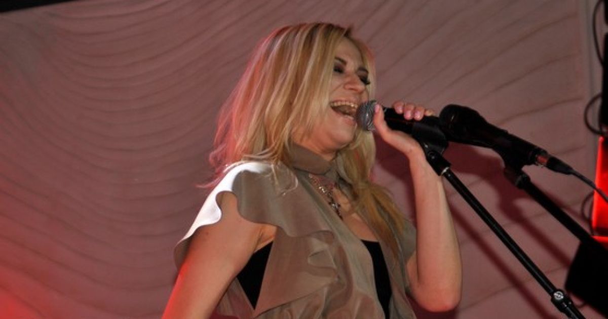 Alloise запалювала в Києві у березневу ніч