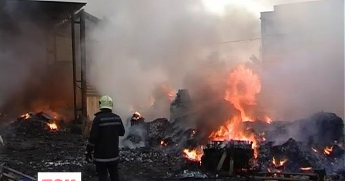 В Одесі палало звалище старих ліків