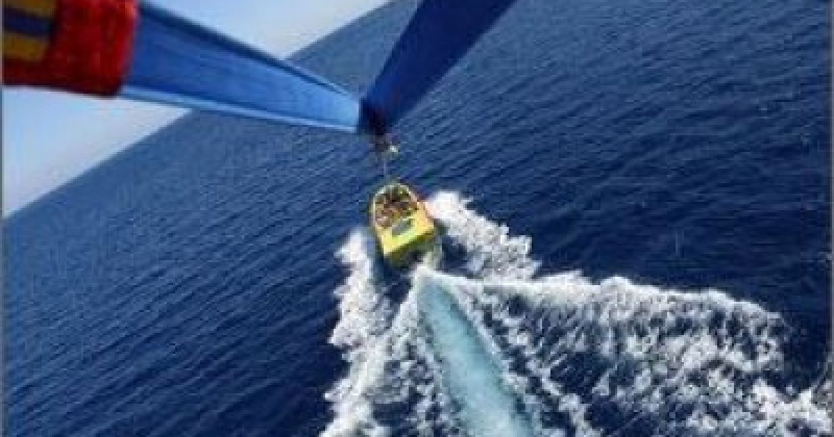 Жінка кілька разів вдарилася об воду. Ілюстрація