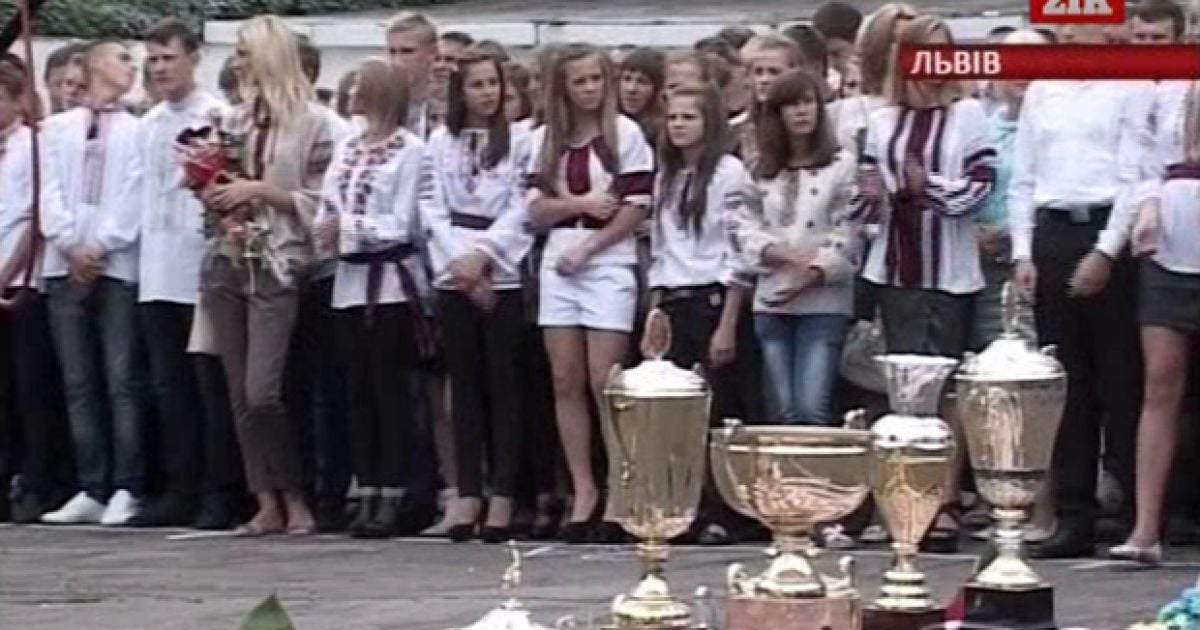 Школярі таки підуть до шкіл в неділю.
