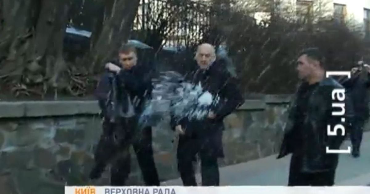 Депутати поскаржилися на снігову атаку