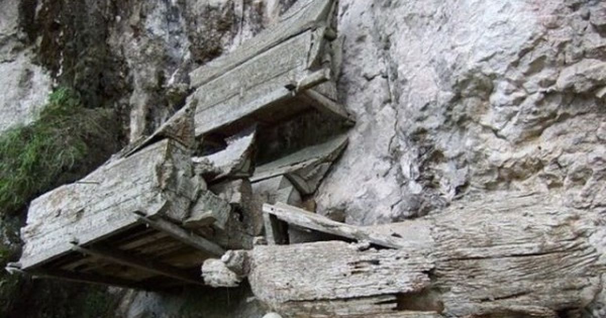 Мерці йдуть на цвинтар з чаклунами / © vsegda-tvoj.livejournal.com