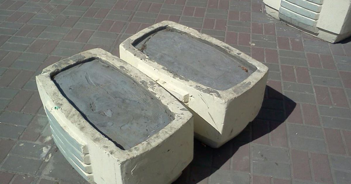 Київські клумби забетонували