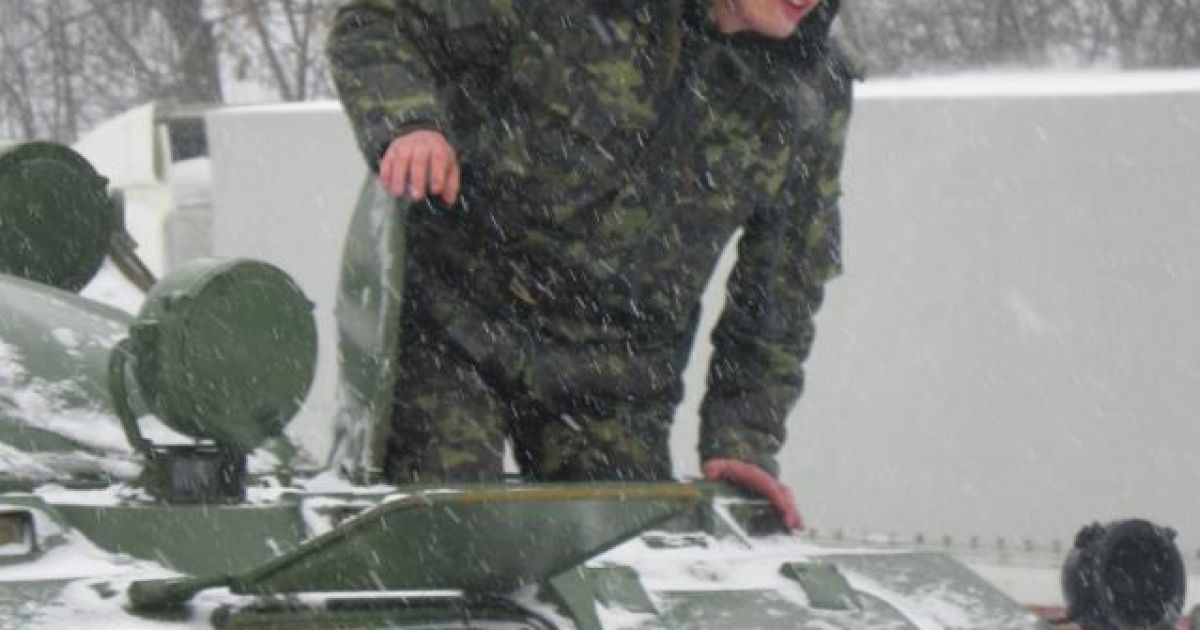 В Києві зі стихією воюють президентські БТРи / © facebook.com/skornilyuk