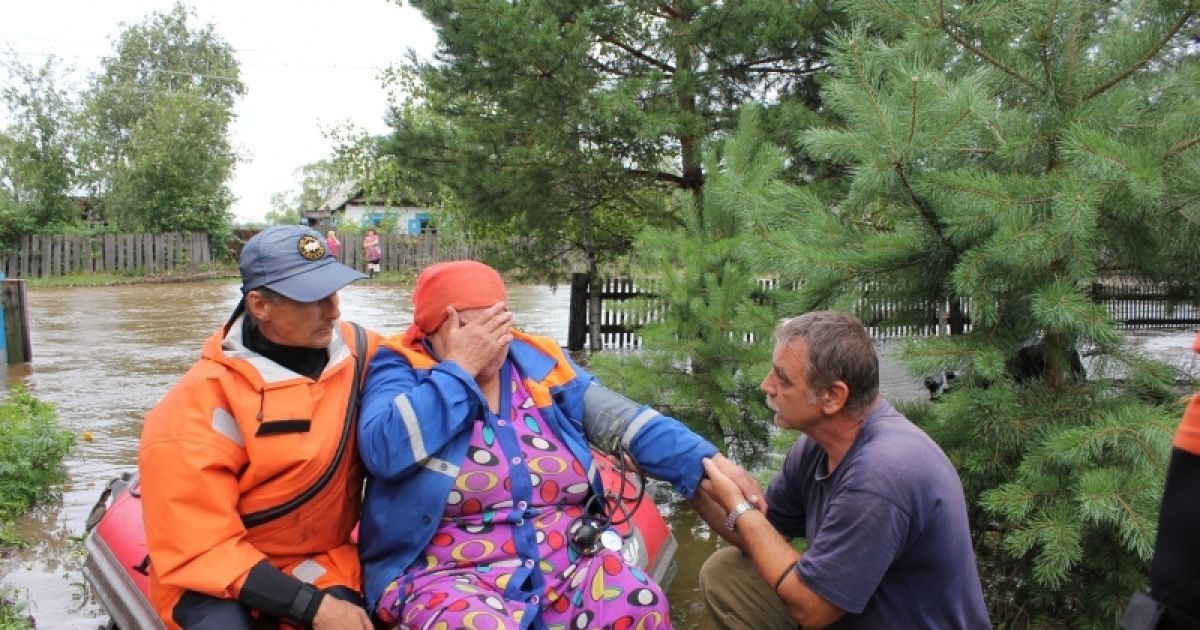 Росіян відселяють з підтоплених територій.