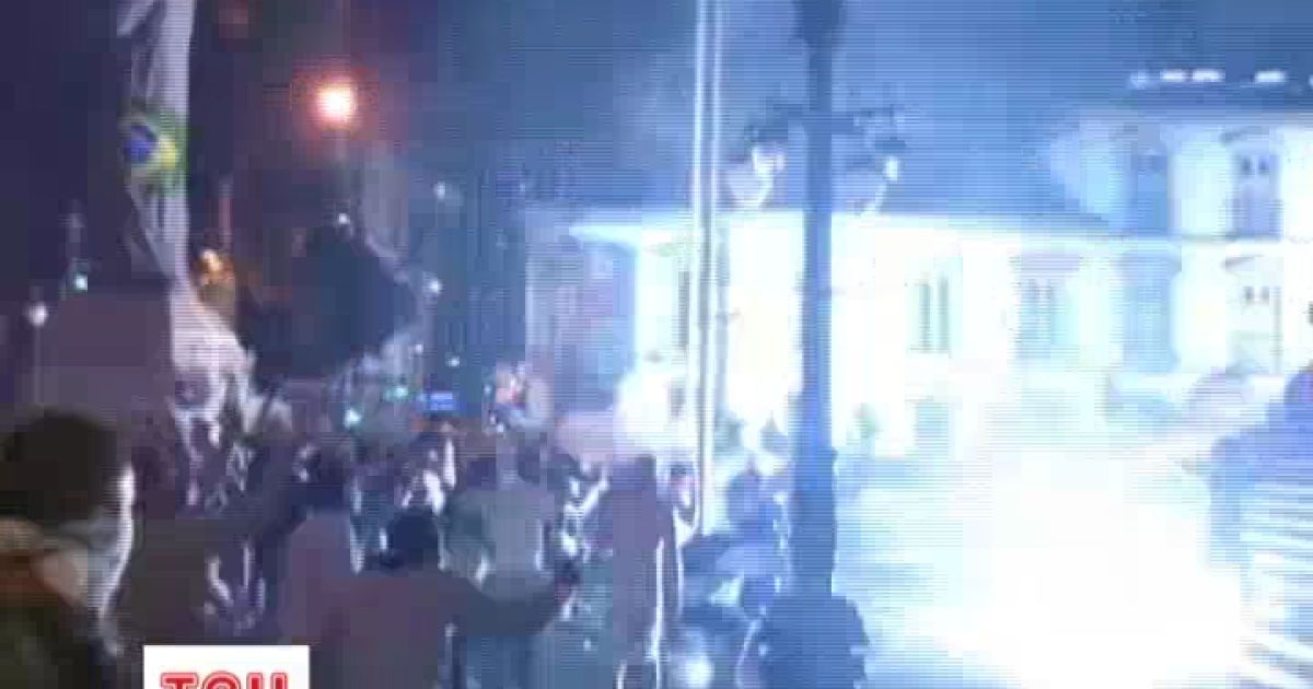 Люди намагаються відволікти владу від розвитку футболу