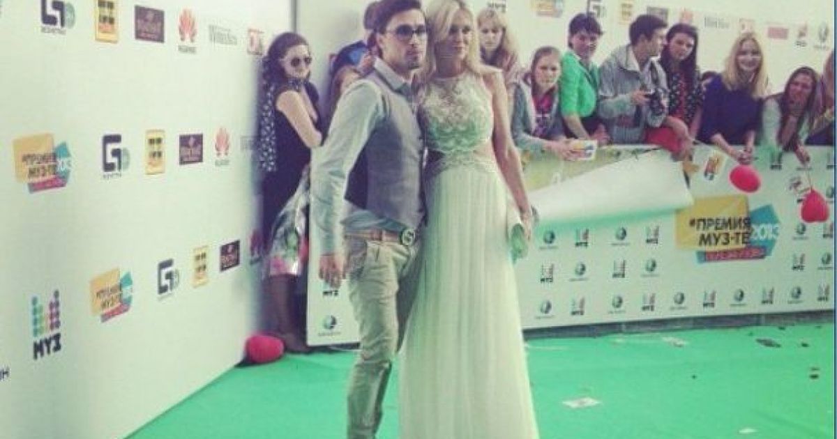 Білан прийшов на церемонію з кумою Юлією Саркісовою