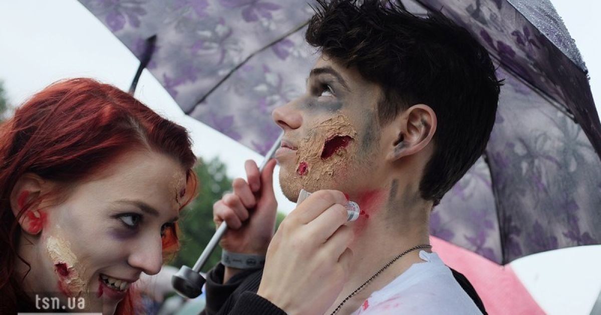 Злива не спинила зомбі-навалу у столиці Чехії / © Фото EPA/UPG