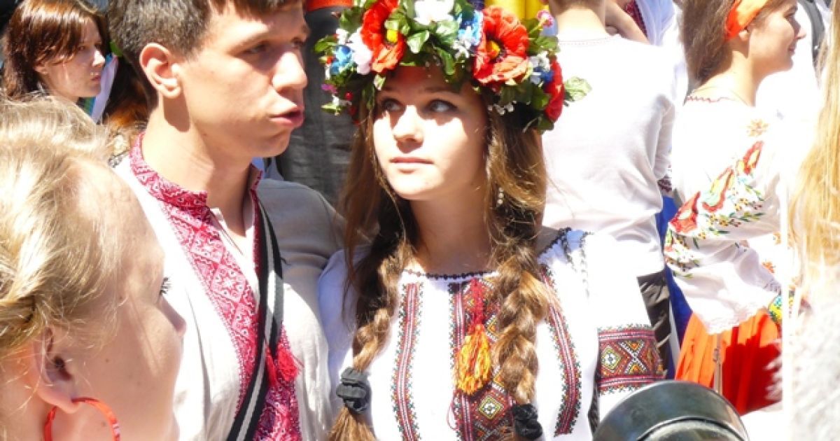 Українці зібрались на парад вишиванок