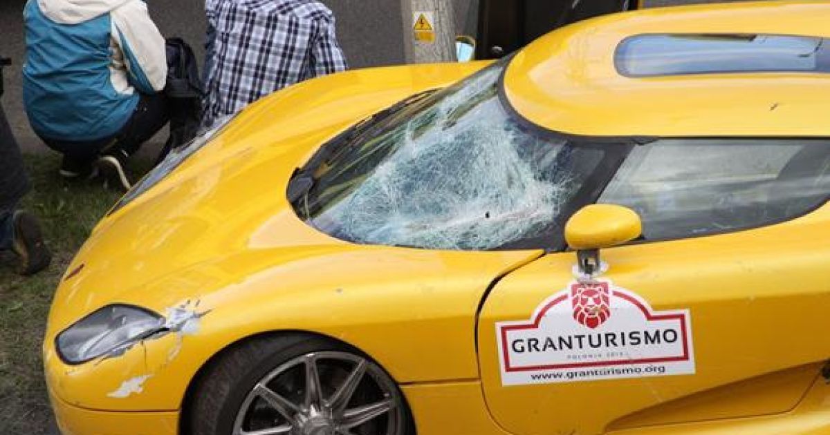 На автошоу в польській Познані норвежець на спорткарі збив людей