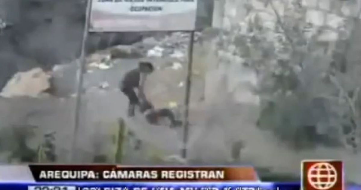 Жінка скинула в яр коханку чоловіка. Скріншот з відео