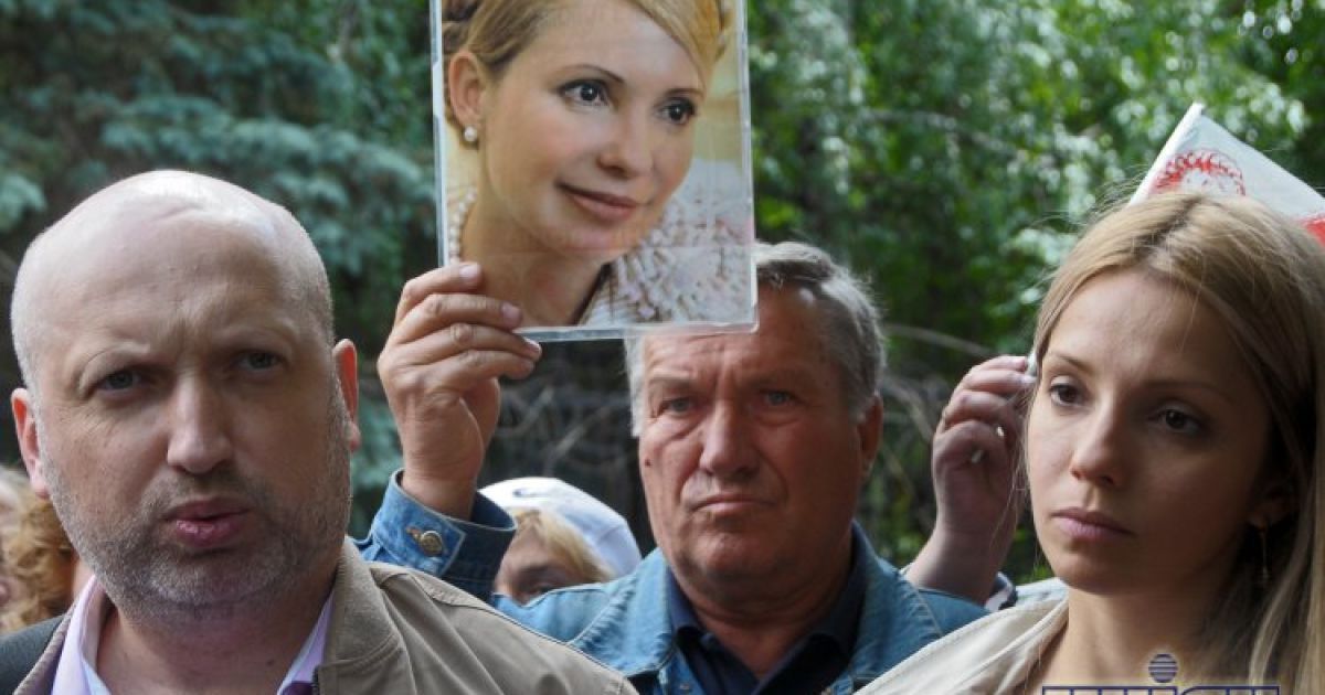 Донька Юлії Тимошенко Євгенія часто відвідує мати у лікарні / © УНІАН