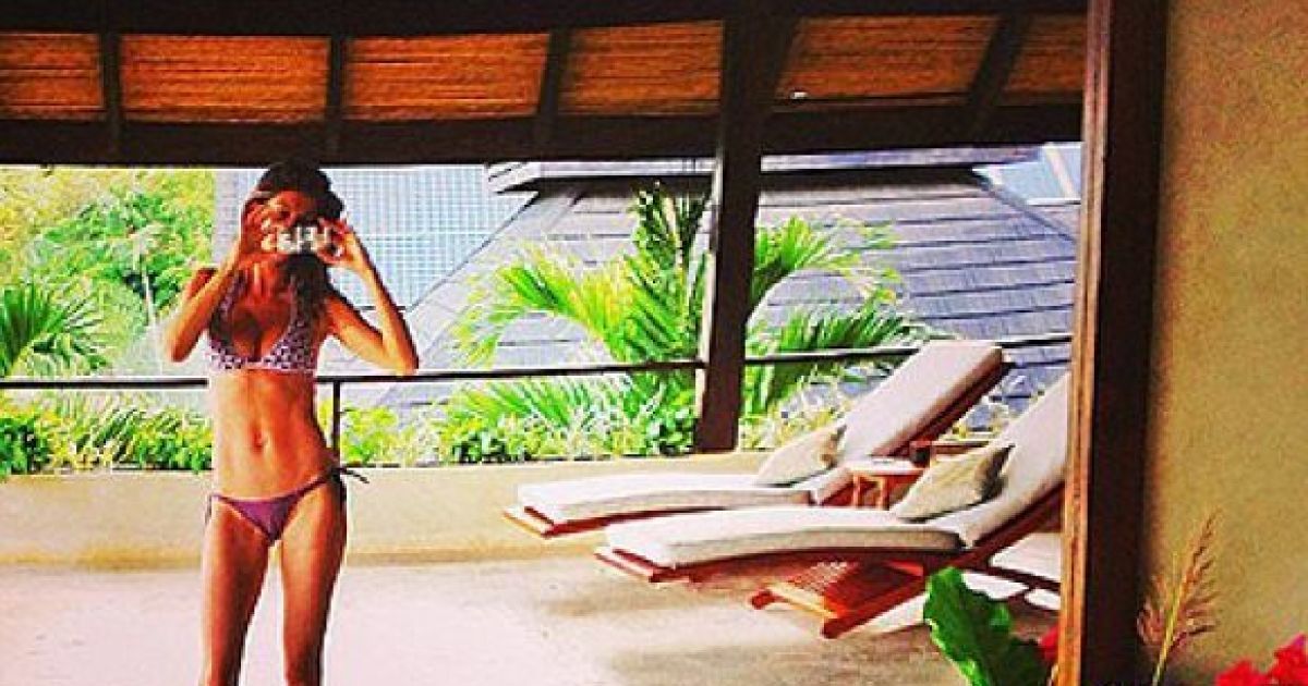 Хайді Клум грається в аквапарку, а Ірина Шейк подорожує з коханим