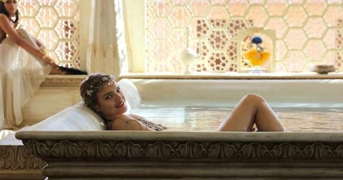 Водянова стала індійською принцесою у новому фотосеті / © guerlain.com