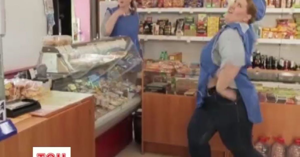 Київські продавчині "запалили" біля прилавків