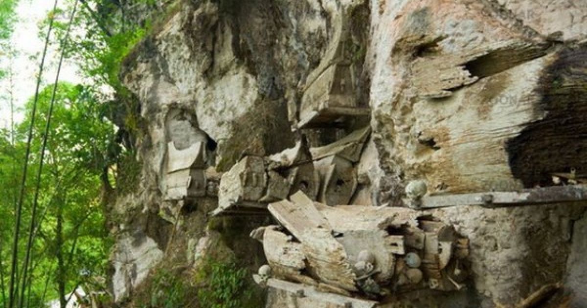 Мерці йдуть на цвинтар з чаклунами / © vsegda-tvoj.livejournal.com