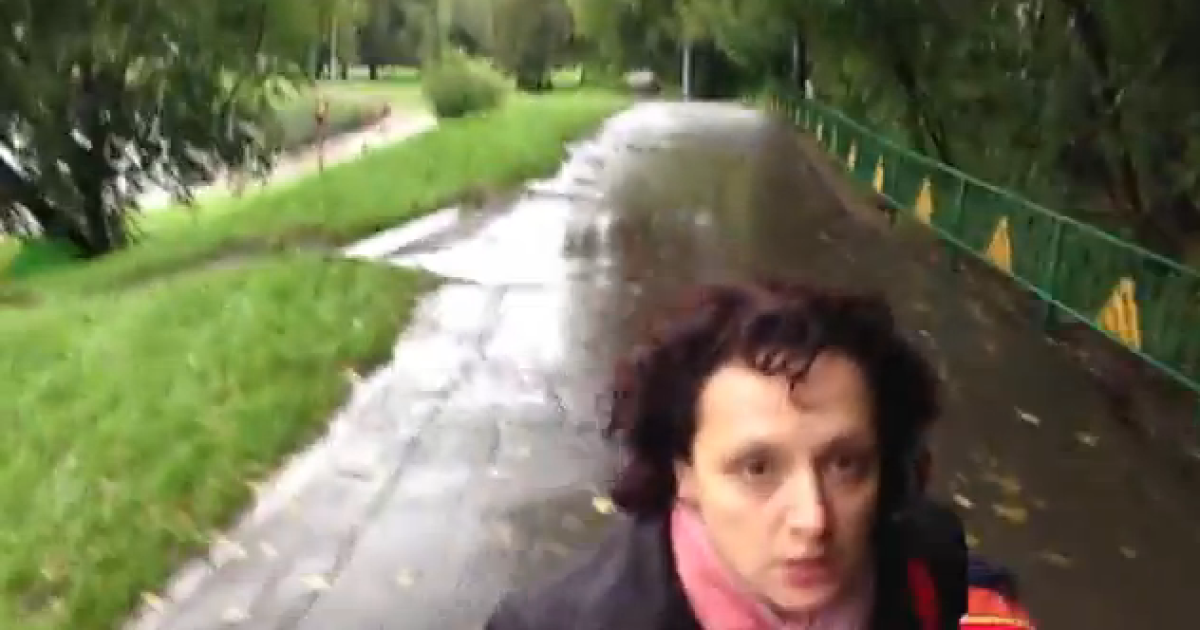 Мати побила свого маленького сина на вулиці