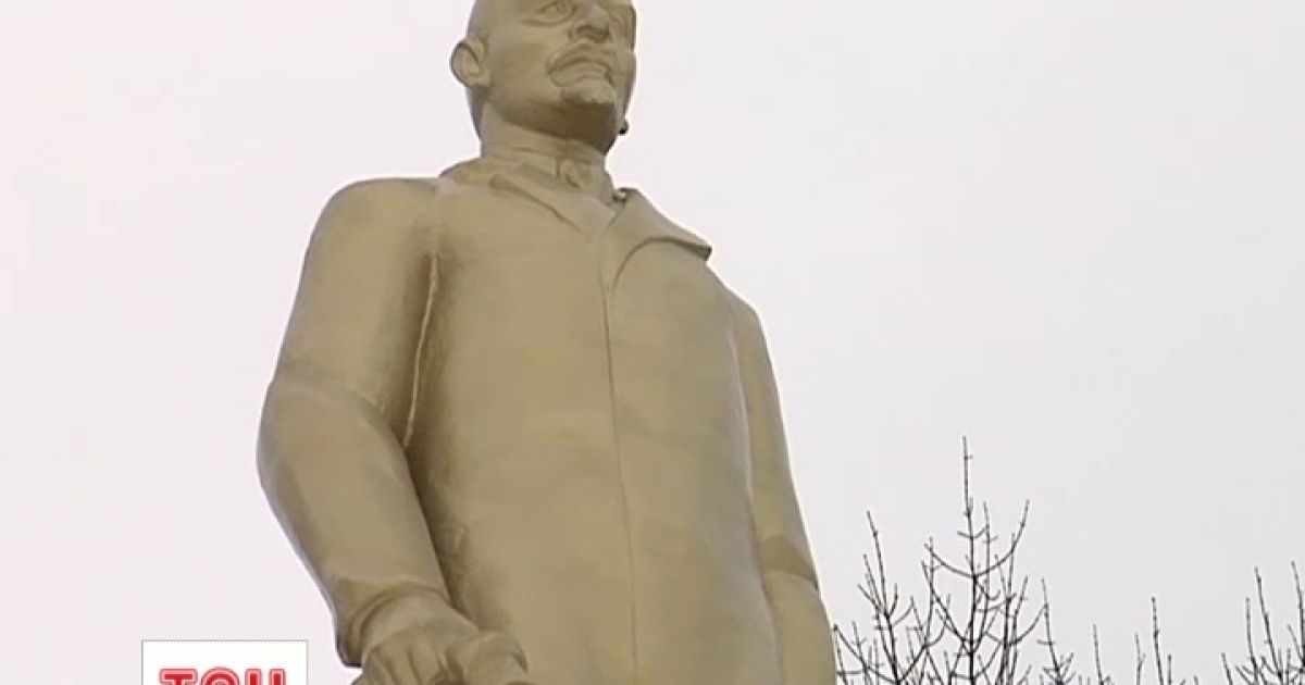 Комуністи відхрестилися від відновленого пам'ятника Леніну