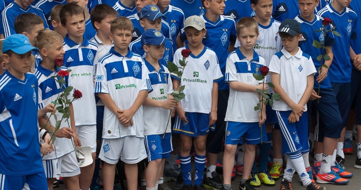 Динамівці поклали квіти до пам'ятника Лобановського / © fcdynamo.kiev.ua