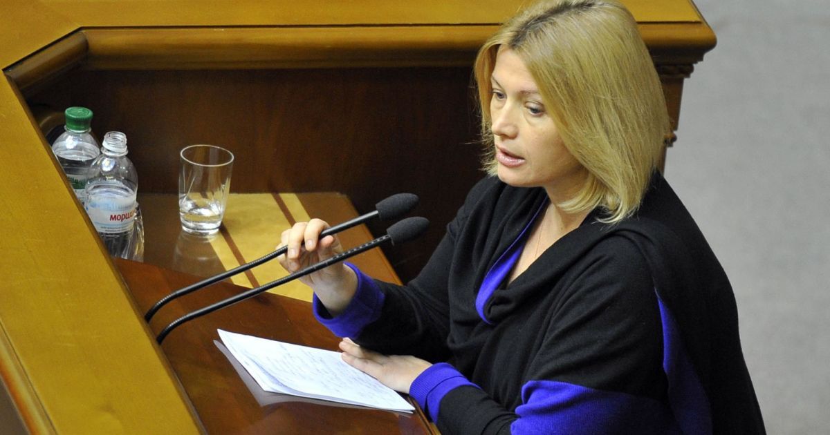 Ірина Геращенко любить кутатись в шаль