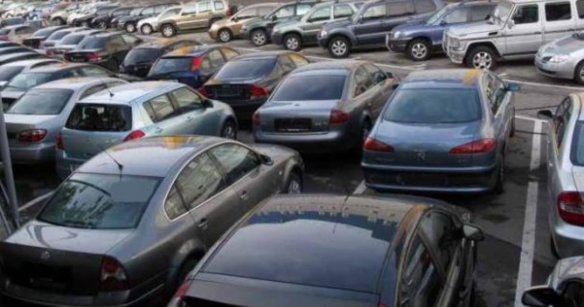 У ДАІ закінчуються номерні знаки