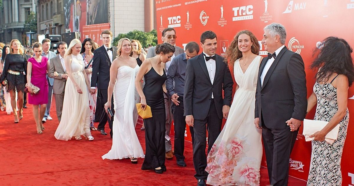 Зірки пройшлися червоною доріжкою на закритті фестивалю / © dumskaya.net
