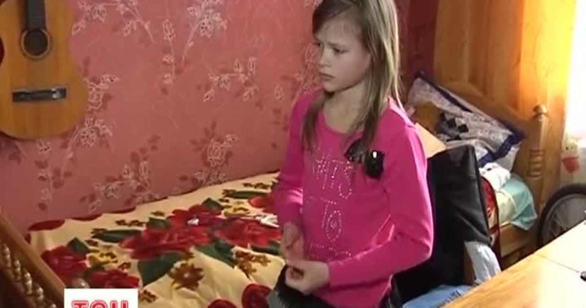 Діти через язикату вчительку дізналися, що вони усиновлені