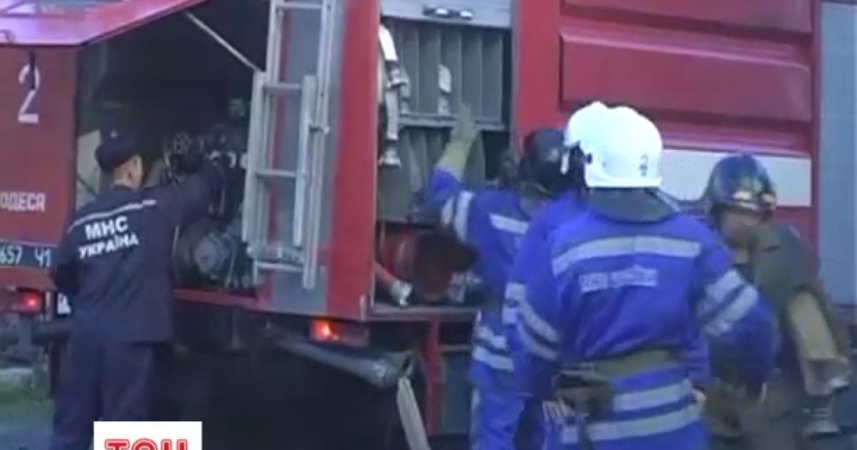 Під Одесою спалахнули склади з хімією